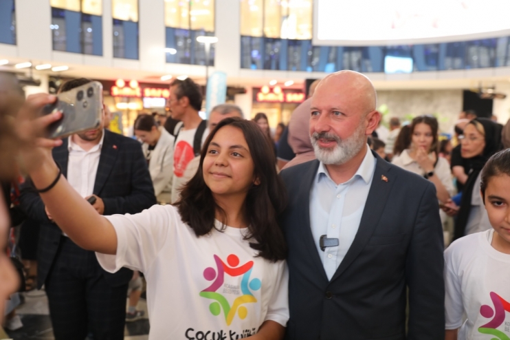BAŞKAN ÇOLAKBAYRAKDAR’DAN ÇOCUKLARA MÜJDE