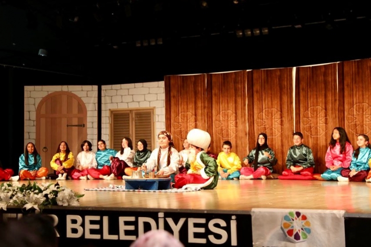 BAŞKAN ÇOLAKBAYRAKDAR, “SIRA DIŞI FARKLI HİZMETLERLE VATANDAŞIMIZIN YANINDAYIZ”