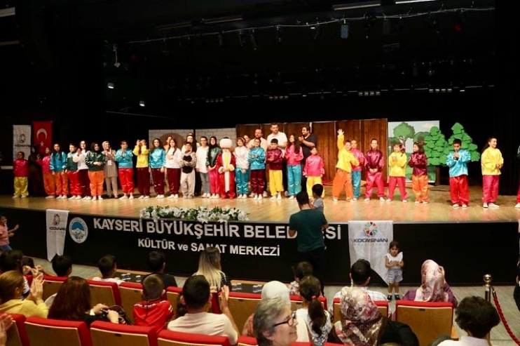 BAŞKAN ÇOLAKBAYRAKDAR, “SIRA DIŞI FARKLI HİZMETLERLE VATANDAŞIMIZIN YANINDAYIZ”