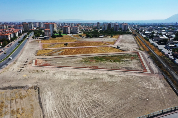 BAŞKAN ÇOLAKBAYRAKDAR, “YENİ PARKLAR, ŞEHRİN YENİ NEFES ALMA ALANLARI OLACAK”