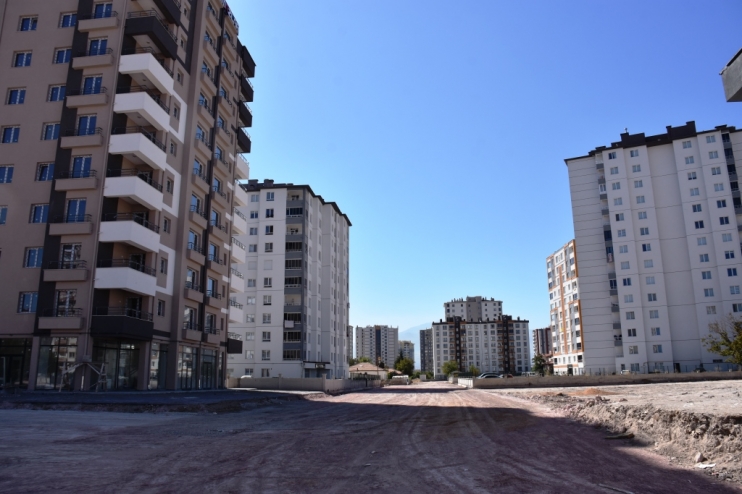 BAŞKAN ÇOLAKBAYRAKDAR, “İMAR SORUNU OLAN BÖLGELERİN HER AŞAMASINI YERİNDE TAKİP EDİYORUZ”