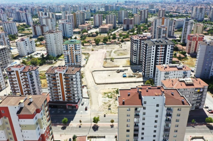 BAŞKAN ÇOLAKBAYRAKDAR, “İMAR SORUNU OLAN BÖLGELERİN HER AŞAMASINI YERİNDE TAKİP EDİYORUZ”