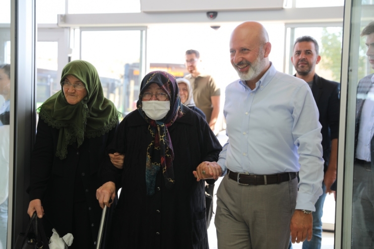 BAŞKAN ÇOLAKBAYRAKDAR, KADİM BÜYÜKLERİN GÖNÜLLERİNE DOKUNDU