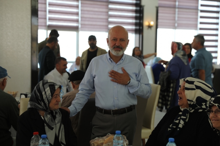 BAŞKAN ÇOLAKBAYRAKDAR, KADİM BÜYÜKLERİN GÖNÜLLERİNE DOKUNDU