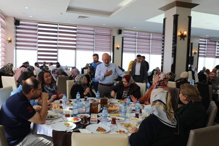 BAŞKAN ÇOLAKBAYRAKDAR, KADİM BÜYÜKLERİN GÖNÜLLERİNE DOKUNDU