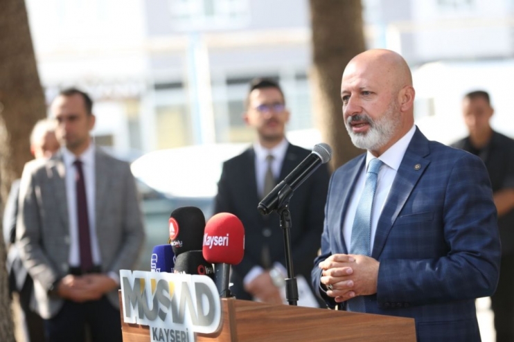BAŞKAN ÇOLAKBAYRAKDAR, “GENÇLERİ, HİZMETLERİMİZLE BÜYÜK VE GÜÇLÜ TÜRKİYE’YE HAZIRLIYORUZ”