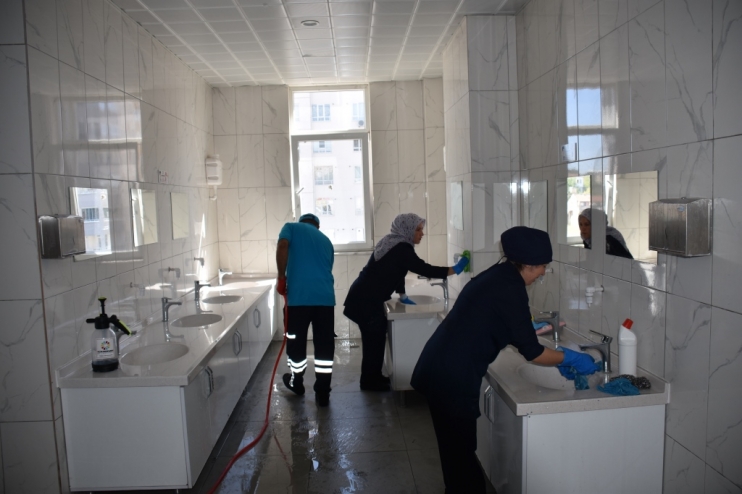 KOCASİNAN’DAKİ OKULLARDA ÖĞRENCİLER, SAĞLIKLA BÜYÜYOR