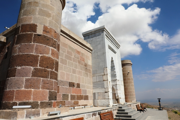 KOCASİNAN’IN TARİHLE GELECEĞİ BÜTÜNLEŞTİREN PROJEYE TKB’DEN ÖDÜL