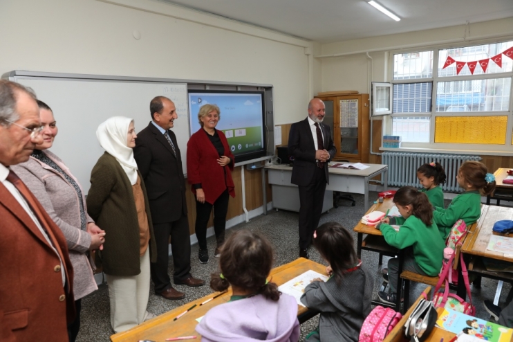 BAŞKAN ÇOLAKBAYRAKDAR, “RUTİNİN DIŞINDA ÇEVREYE VE İNSANA FARK KATACAK HİZMETLER YAPIYORUZ”