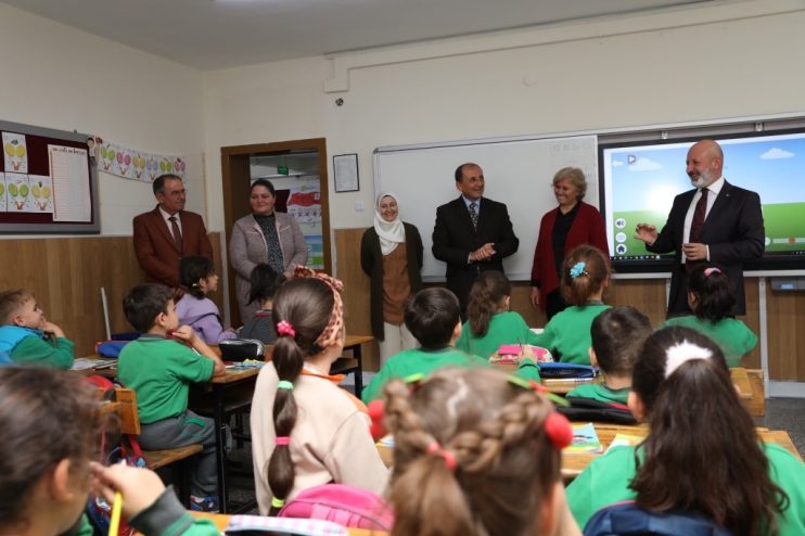 BAŞKAN ÇOLAKBAYRAKDAR, “RUTİNİN DIŞINDA ÇEVREYE VE İNSANA FARK KATACAK HİZMETLER YAPIYORUZ”