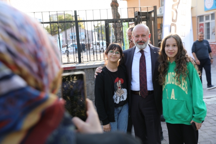 BAŞKAN ÇOLAKBAYRAKDAR, “RUTİNİN DIŞINDA ÇEVREYE VE İNSANA FARK KATACAK HİZMETLER YAPIYORUZ”