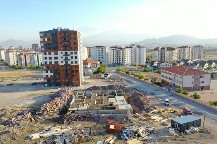 BAŞKAN ÇOLAKBAYRAKDAR,“KENTSEL DÖNÜŞÜMLE ŞEHRİN GELECEĞİNİ GARANTİYE ALIYORUZ”