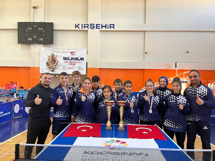 KOCASİNAN MASA TENİSİ HEM BAYAN HEM ERKEK TAKIMI, YİNE ŞAMPİYON