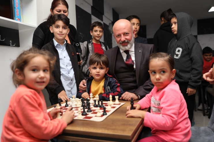 BAŞKAN ÇOLAKBAYRAKDAR, “EVLATLARIMIZIN, FİZİKSEL VE ZİHİNSEL GELİŞİMİNE BÜYÜK KATKI SAĞLIYORUZ”