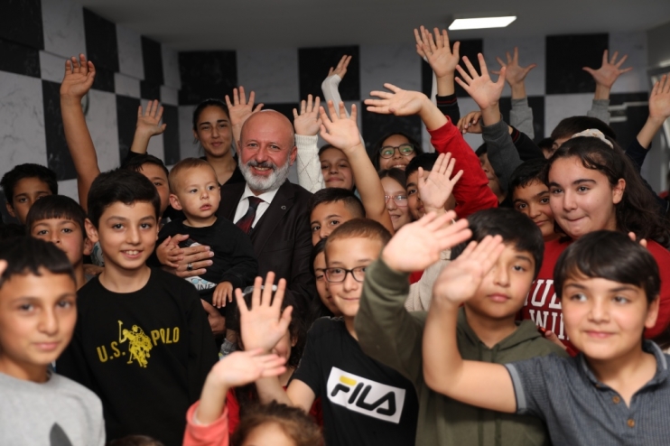 BAŞKAN ÇOLAKBAYRAKDAR, “EVLATLARIMIZIN, FİZİKSEL VE ZİHİNSEL GELİŞİMİNE BÜYÜK KATKI SAĞLIYORUZ”