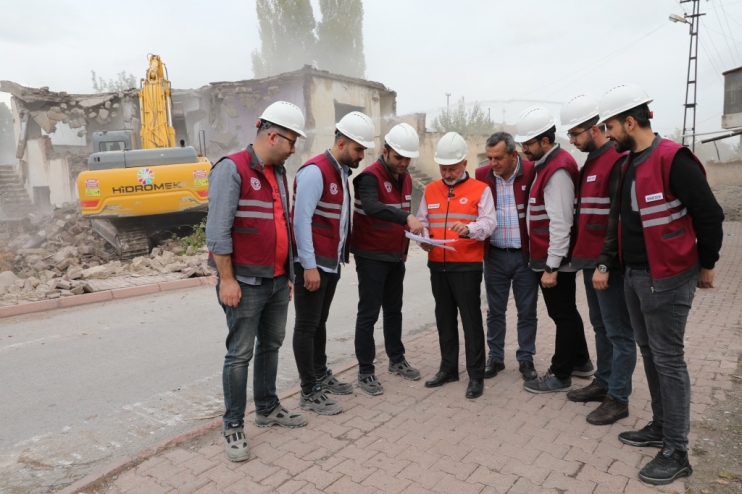 BAŞKAN ÇOLAKBAYRAKDAR, “KARARLIYIZ. ARGINCIK’IN KENTSEL DÖNÜŞÜMÜ TAMAMLANACAK”