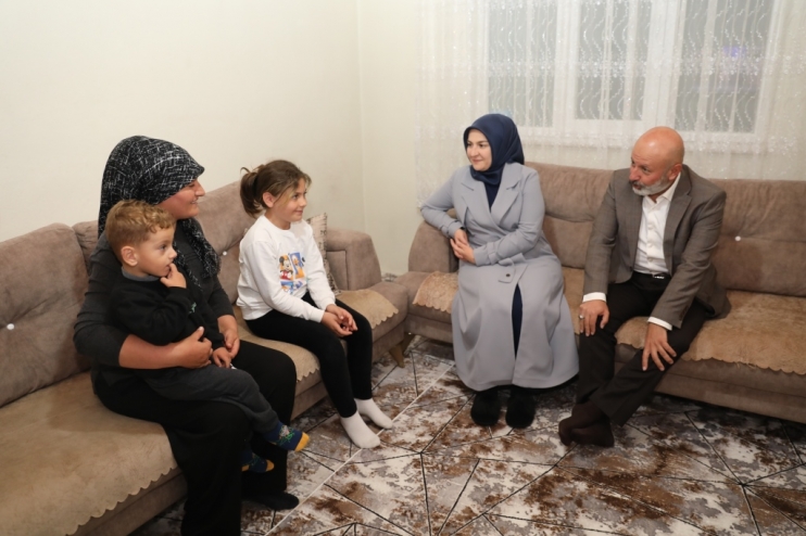 BAŞKAN ÇOLAKBAYRAKDAR, “YAPTIĞIMIZ HİZMETLERLE GÖNÜLLERE DOKUNUYORUZ”