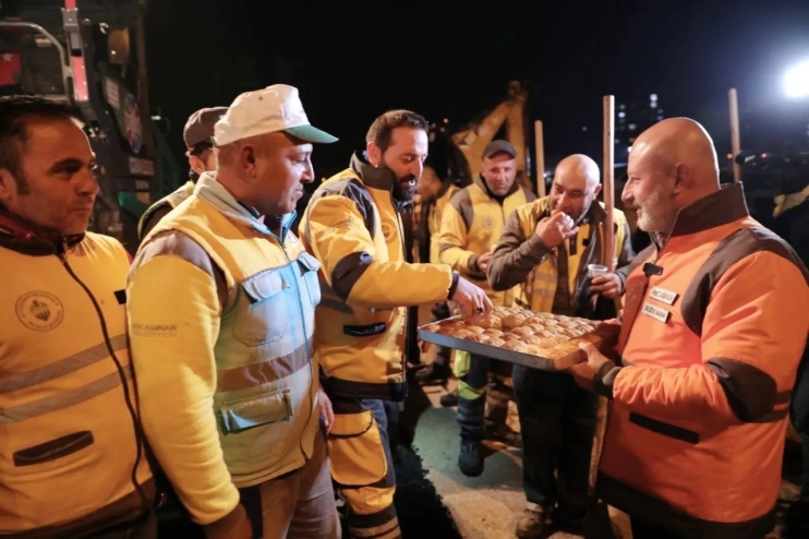 BAŞKAN ÇOLAKBAYRAKDAR, “KAYSERİ İÇİN GECE - GÜNDÜZ AZİMLE ÇALIŞIYORUZ”