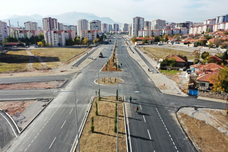 BAŞKAN ÇOLAKBAYRAKDAR, “GECEYİ GÜNDÜZE KATIP, ASFALT ÇALIŞMALARINI TAMAMLADIK”