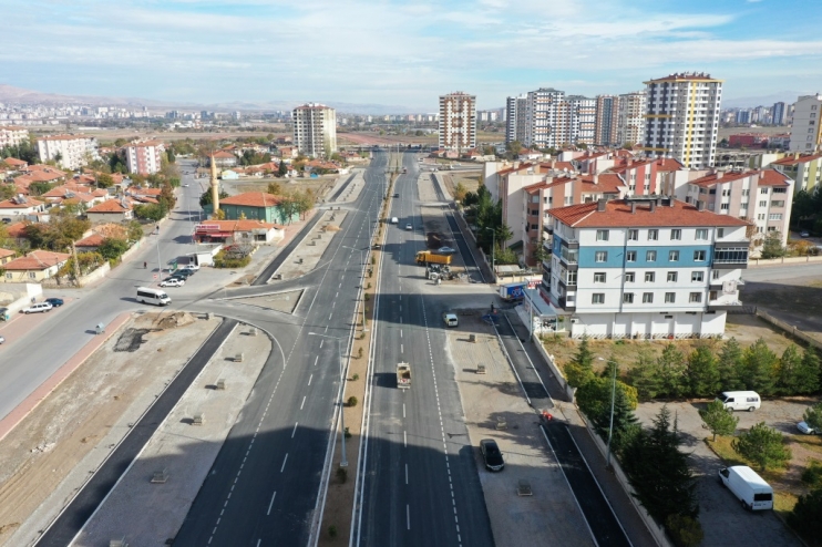 BAŞKAN ÇOLAKBAYRAKDAR, “GECEYİ GÜNDÜZE KATIP, ASFALT ÇALIŞMALARINI TAMAMLADIK”