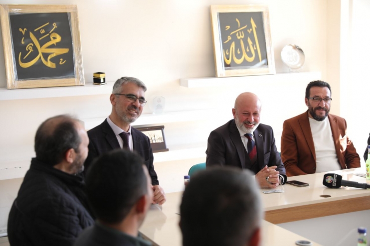  BAŞKAN ÇOLAKBAYRAKDAR’DAN KOCASİNAN’DAKİ TÜM ÖĞRETMENLERE ÖZEL HEDİYE