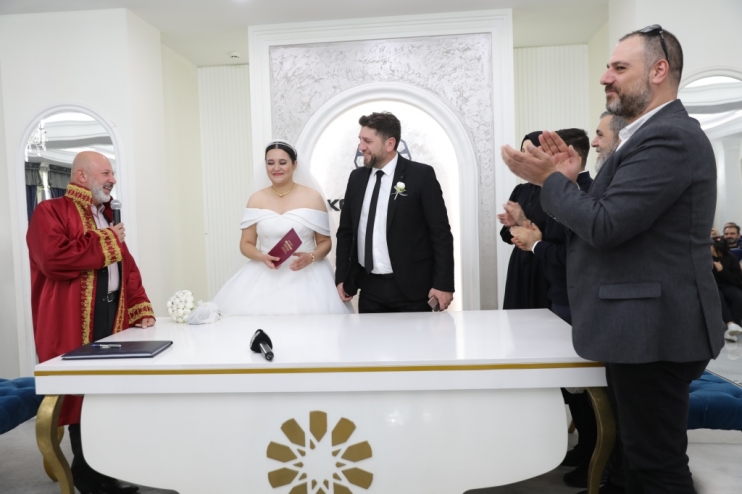 BAŞKAN ÇOLAKBAYRAKDAR,“ÇİFTLER, EN MUTLU ‘EVET’İNİ DAHA GÜZEL MODERN BİR SALONDA DİYOR”