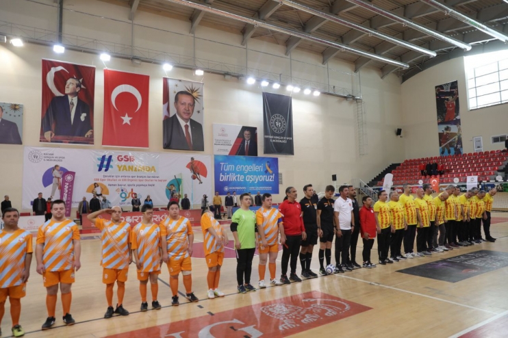 KENT PROTOKOLÜ, KOCASİNAN DOWN FUTSAL TAKIMIYLA FARKINDALIK MAÇI YAPTI