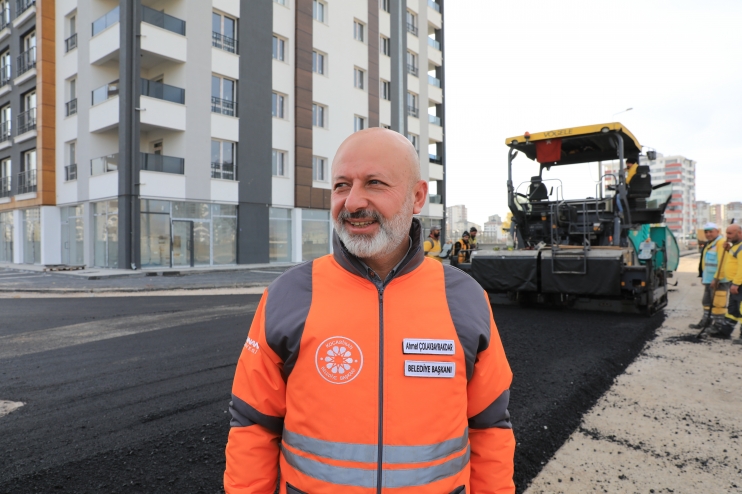 BAŞKAN ÇOLAKBAYRAKDAR, “KOCASİNAN’IMIZIN HER BİR NOKTASINI GÜZELLEŞTİRİYORUZ”