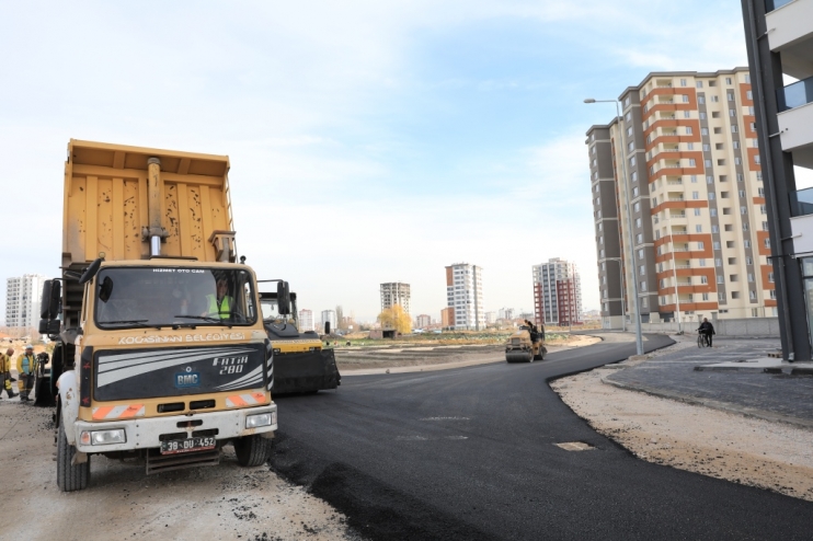 BAŞKAN ÇOLAKBAYRAKDAR, “KOCASİNAN’IMIZIN HER BİR NOKTASINI GÜZELLEŞTİRİYORUZ”