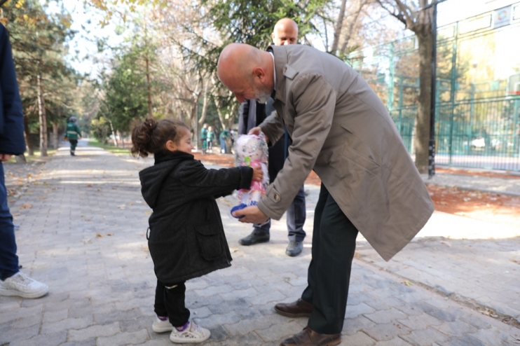BAŞKAN ÇOLAKBAYRAKDAR, “ÖRNEK TEŞKİL EDEN SOSYAL YAŞAM ALANLARI YAPIYORUZ”