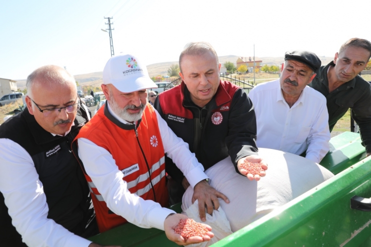 BAŞKAN ÇOLAKBAYRAKDAR, “KIRSAL MAHALLELERDE ÇIĞIR AÇAN HİZMETLERE İMZA ATTIK”