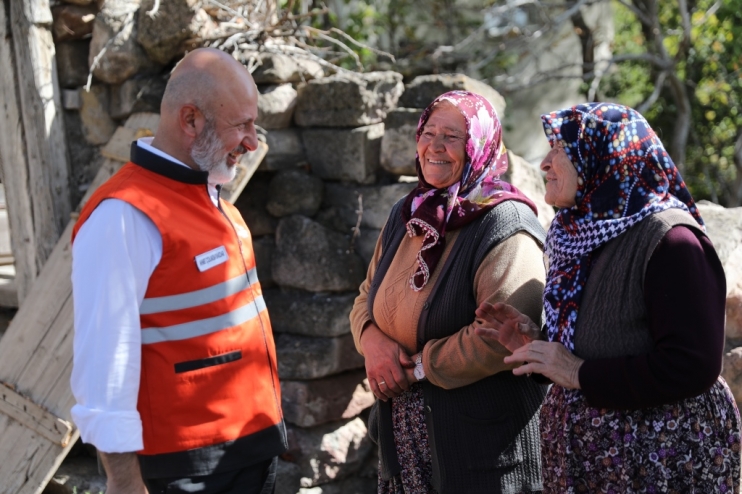 BAŞKAN ÇOLAKBAYRAKDAR, “KIRSAL MAHALLELERDE ÇIĞIR AÇAN HİZMETLERE İMZA ATTIK”