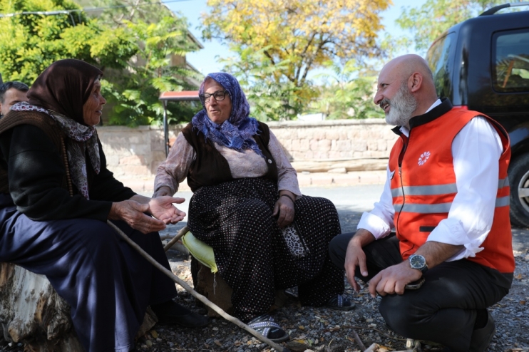 BAŞKAN ÇOLAKBAYRAKDAR, “KIRSAL MAHALLELERDE ÇIĞIR AÇAN HİZMETLERE İMZA ATTIK”
