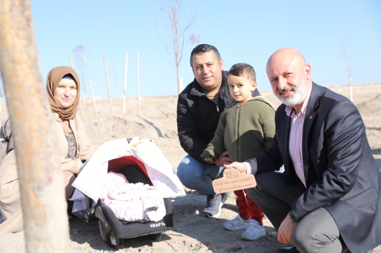 BAŞKAN ÇOLAKBAYRAKDAR, “PROJEMİZLE TÜRKİYE YÜZYILI’NDA DOĞAN BEBEKLERİMİZİ TAÇLANDIRDIK”