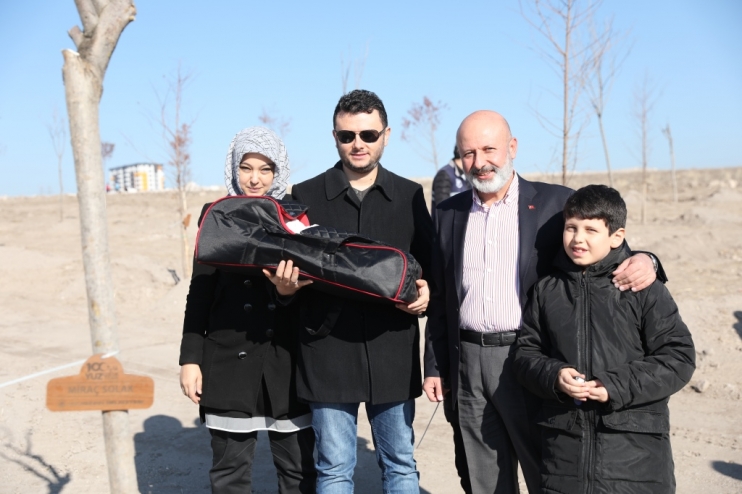 BAŞKAN ÇOLAKBAYRAKDAR, “PROJEMİZLE TÜRKİYE YÜZYILI’NDA DOĞAN BEBEKLERİMİZİ TAÇLANDIRDIK”