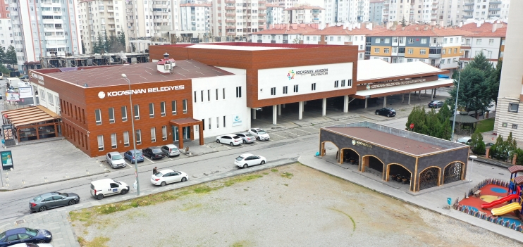 BAŞKAN ÇOLAKBAYRAKDAR, “ŞEHRİN KİMLİĞİNE YAKIŞIR ÖRNEK ŞADIRVANLAR YAPIYORUZ”