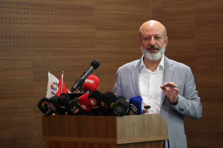 BAŞKAN ÇOLAKBAYRAKDAR, “ÇÖZÜM MERKEZİ, KAYSERİ’NİN EN TORPİLLİ NUMARASI”
