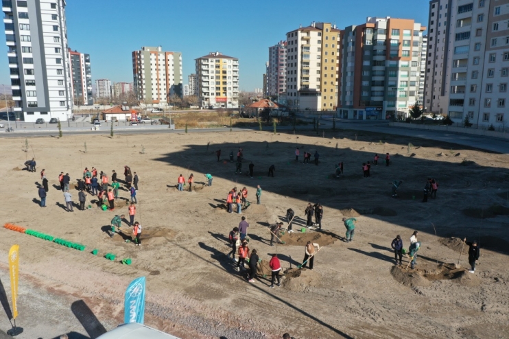 BAŞKAN ÇOLAKBAYRAKDAR, “SEVDAMIZ, DAHA YEŞİL KAYSERİ VE KOCASİNAN’DIR”