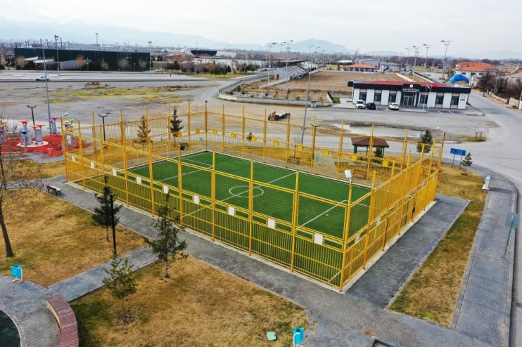 BAŞKAN ÇOLAKBAYRAKDAR, GENÇLERİN GÖNLÜNÜ FETHETTİ