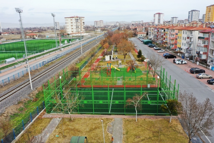 BAŞKAN ÇOLAKBAYRAKDAR, GENÇLERİN GÖNLÜNÜ FETHETTİ