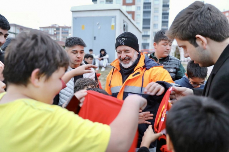 BAŞKAN ÇOLAKBAYRAKDAR’DAN KAYSERİSPOR’A HEP DESTEK, TAM DESTEK