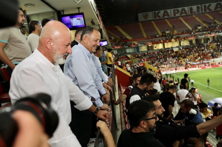 BAŞKAN ÇOLAKBAYRAKDAR’DAN KAYSERİSPOR’A HEP DESTEK, TAM DESTEK