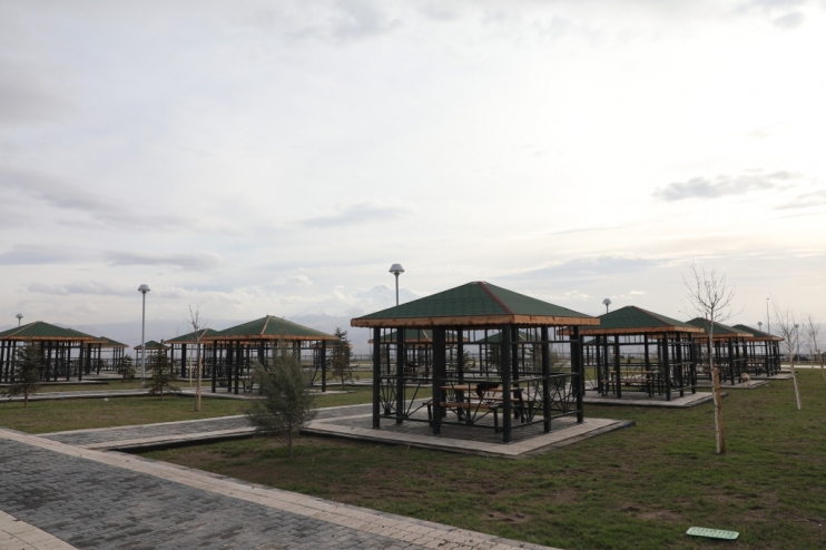 BAŞKAN ÇOLAKBAYRAKDAR, “ŞEHRİN EN GÖZDE YERİNE, MİLLET BAHÇESİ KAZANDIRIYORUZ”