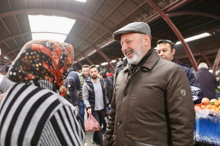 BAŞKAN ÇOLAKBAYRAKDAR, ESNAF VE VATANDAŞLARLA BİRLİKTE