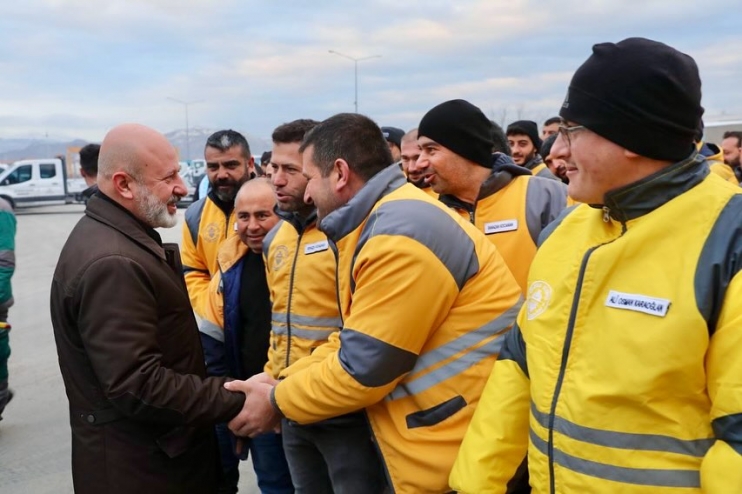 BAŞKAN ÇOLAKBAYRAKDAR, “KOCASİNAN, PROJELERİMİZLE KAYSERİ’NİN KALBİNDE YENİ BİR ŞEHİR PARÇASI OLACAK”