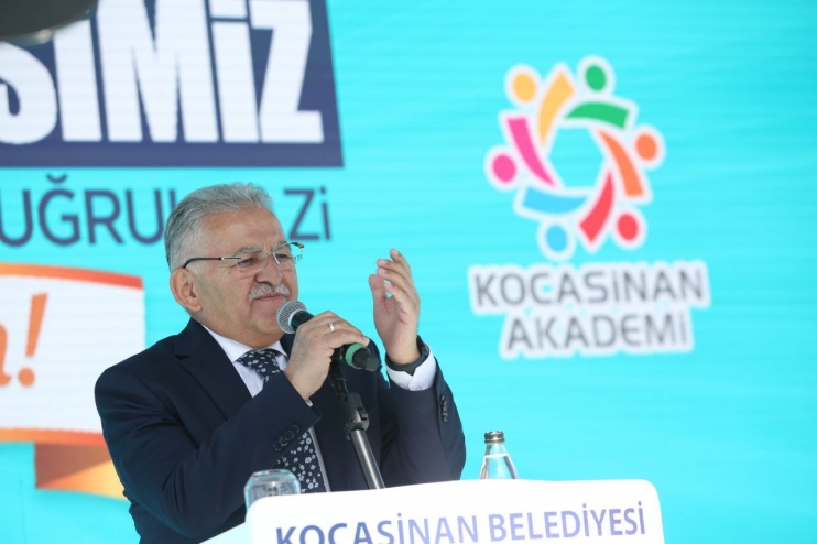 BAKAN GÖKTAŞ’DAN BAŞKAN ÇOLAKBAYRAKDAR’IN ÇALIŞMALARINA ÖVGÜ
