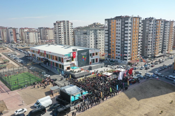 BAKAN GÖKTAŞ’DAN BAŞKAN ÇOLAKBAYRAKDAR’IN ÇALIŞMALARINA ÖVGÜ