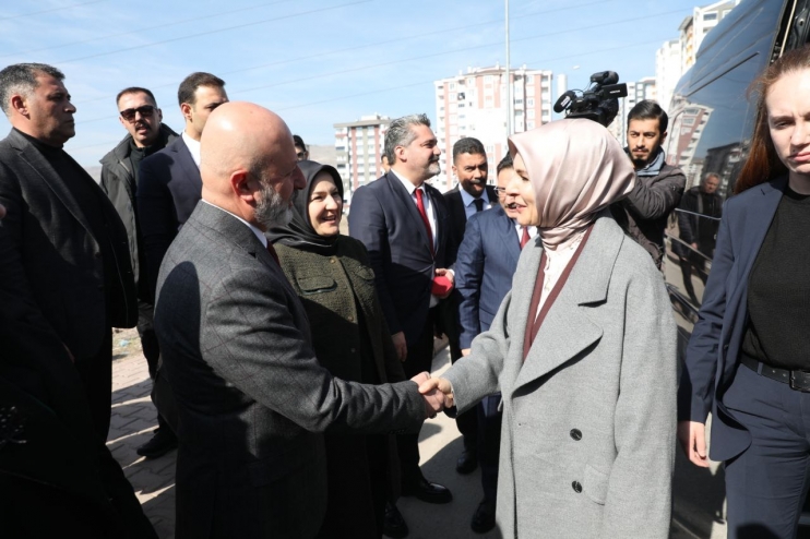BAKAN GÖKTAŞ’DAN BAŞKAN ÇOLAKBAYRAKDAR’IN ÇALIŞMALARINA ÖVGÜ
