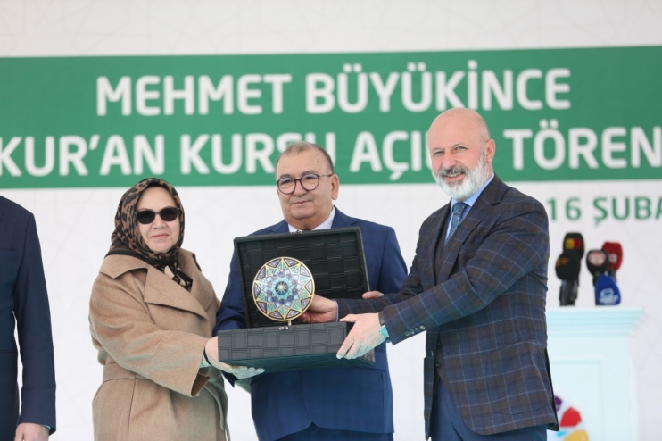 BAŞKAN ÇOLAKBAYRAKDAR, “VATANDAŞLARIMIZA DAHA KONFORLU YAŞAM OLANAKLARI SAĞLIYORUZ”