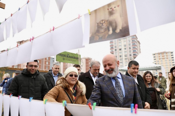 KOCASİNAN’DA KEDİ TEMALI FOTOĞRAF YARIŞMASI’NDA KAZANANLAR ÖDÜLLERİNİ ALDI